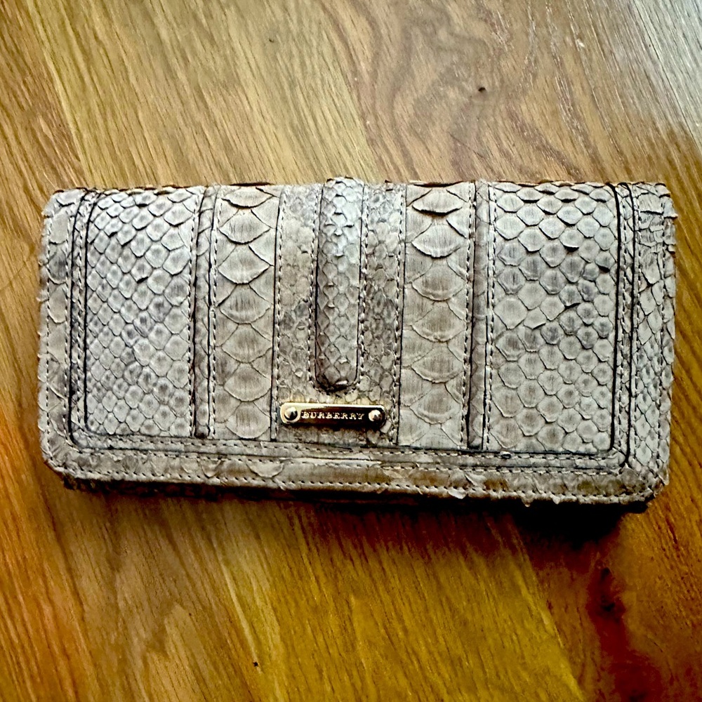 Burberry designer women’s wallet